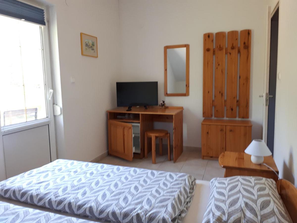 Borkúti Panzió és Apartman Balatonszemes Kültér fotó